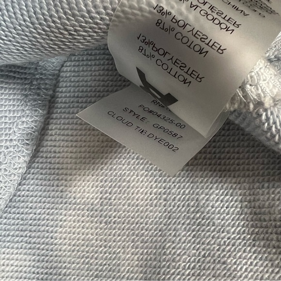 Good American Tie Dye Sweatshort Cloud Tie Dye002 Size 0 XS NWT - Picture 13 of 14